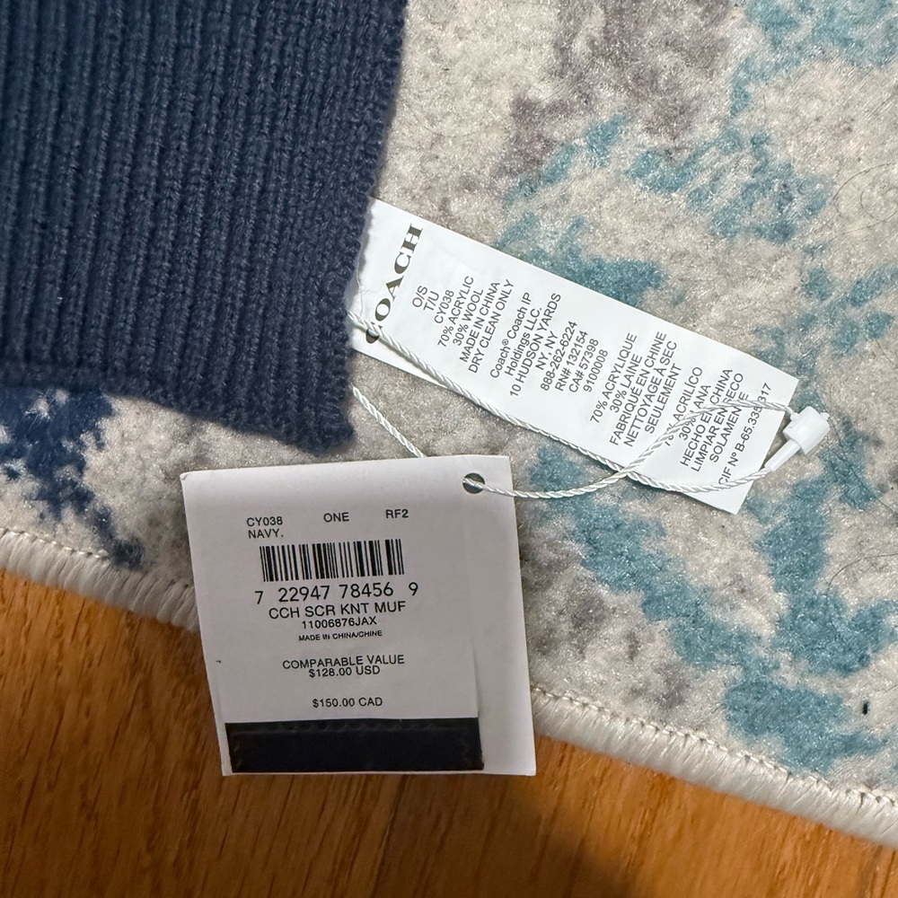 Authentic Coach Script Print Muffler Style Scarf - Picture 3 of 3